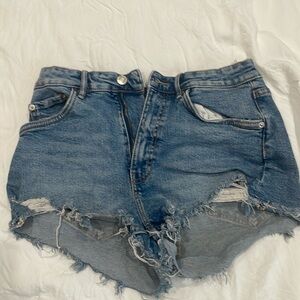 ZARA Denim Shorts - Size 6 plus free pink Zara tank